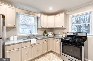 5015 Iroquois St, College Park, MD 20740 - Photo 11