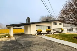 6005 Middleton Ln, Temple Hills, MD 20748 - Photo 3