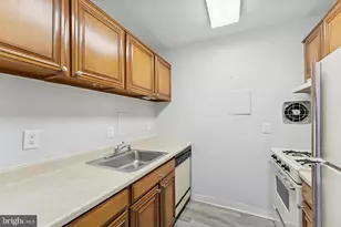 6100 Westchester Park Dr, College Park, MD 20740 - Photo 5