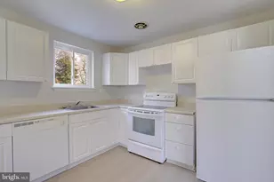 9202 Surratts Manor Dr, Clinton, MD 20735 - Photo 17