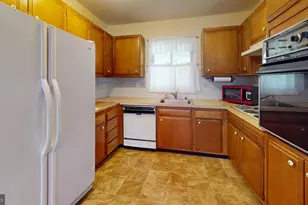 13200 Ithan Ln, Bowie, MD 20715 - Photo 9