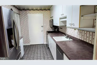 6100 Westchester Park Drive #TR11, College Park, MD 20740 - Photo 5