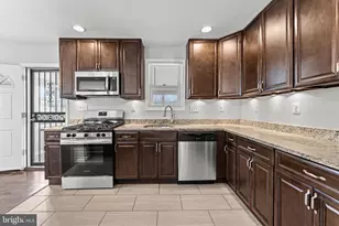 2713 Pinecreek Pl, District Heights, MD 20747 - Photo 11