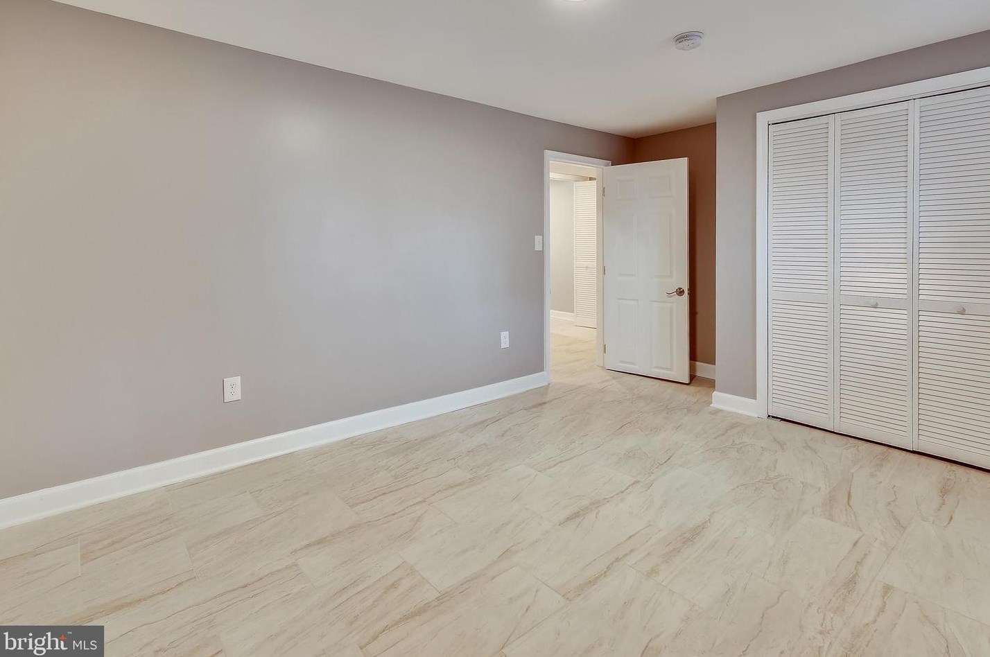 1004 Cypresstree Dr, Capitol Heights MD  20743-6308 exterior