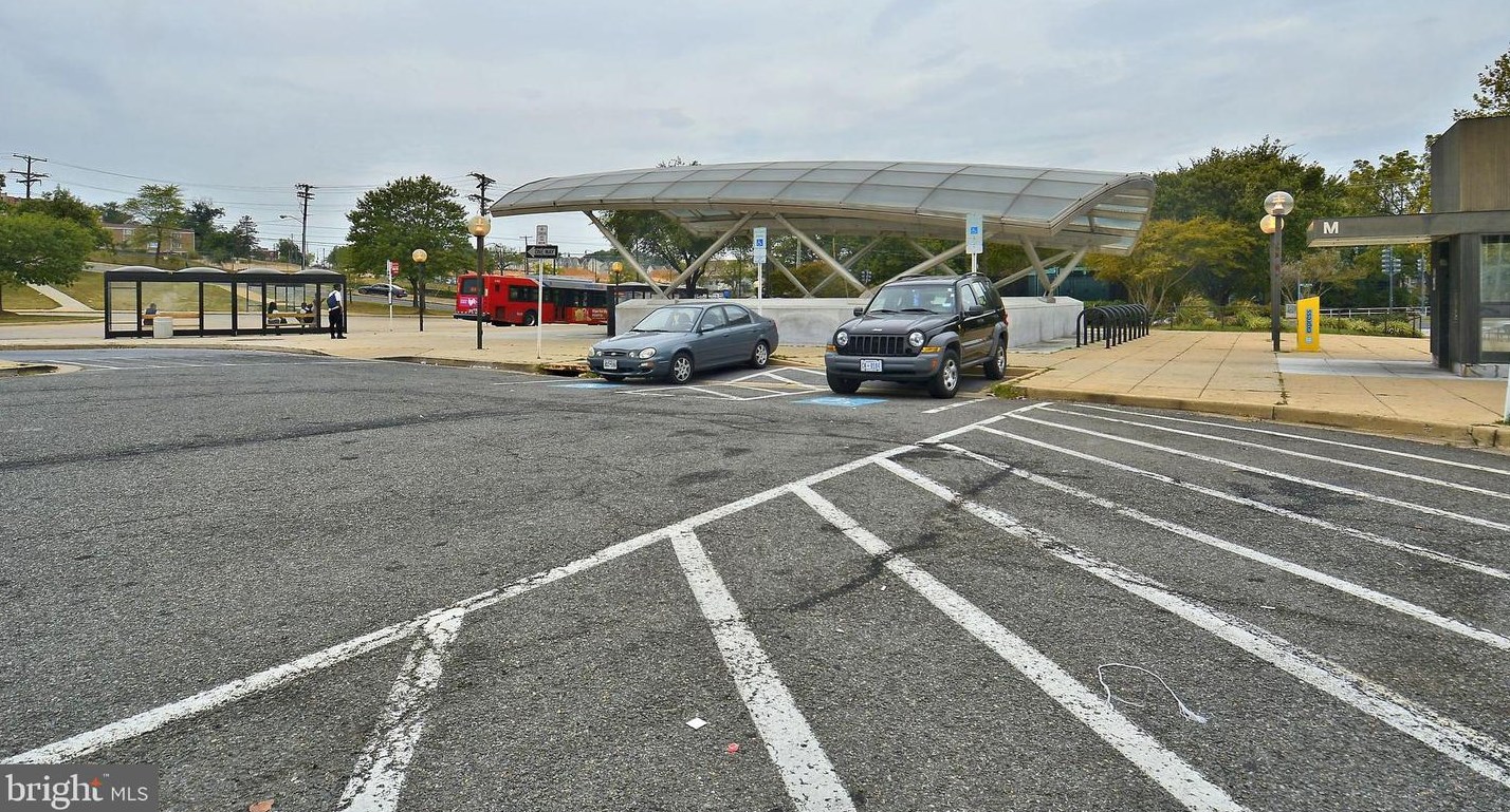 1004 Cypresstree Dr, Capitol Heights MD  20743-6308 exterior