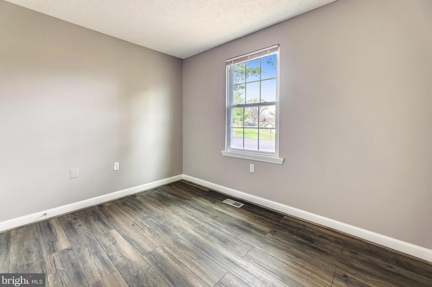 1004 Cypresstree Dr, Capitol Heights MD  20743-6308 exterior