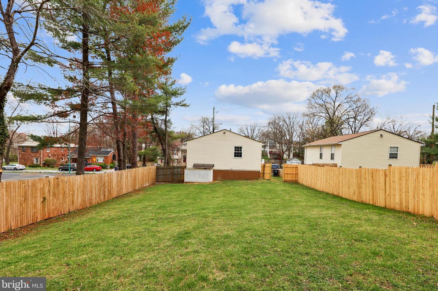 1004 Cypresstree Dr, Capitol Heights MD  20743-6308 exterior