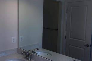 5346 N Center Dr, Greenbelt, MD 20770 - Photo 17