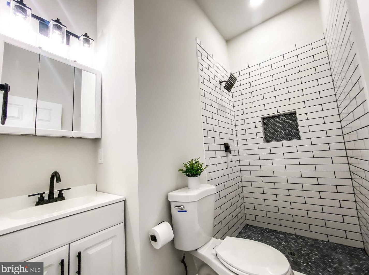 5028 Emo St, Capitol Heights MD  20743-2857 exterior