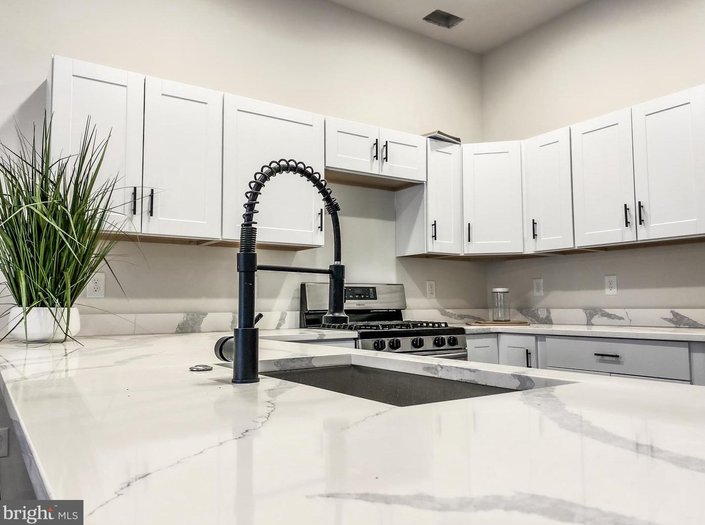 5028 Emo St, Capitol Heights MD  20743-2857 exterior