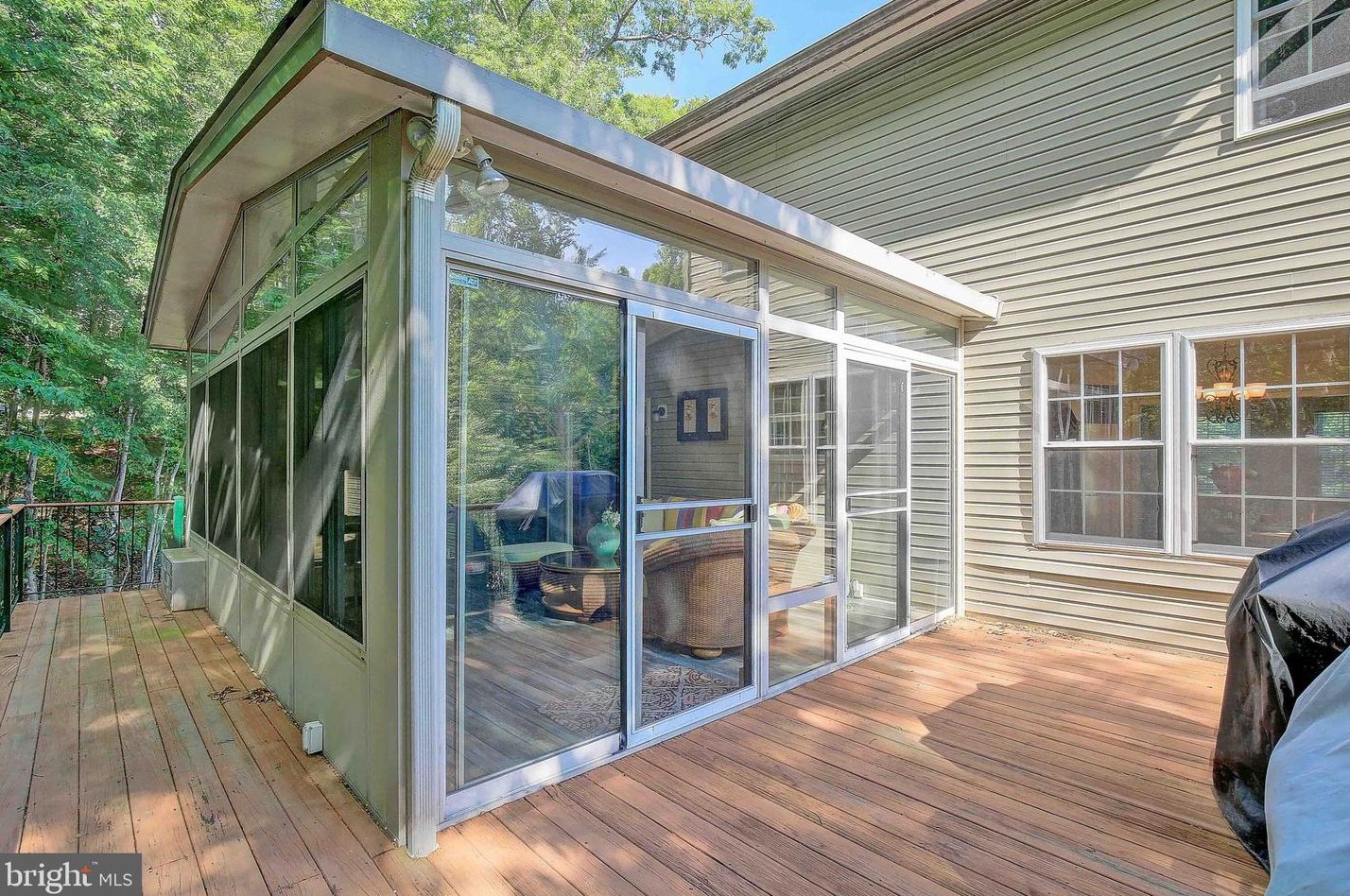 8606 Shorthills Ct, Clinton MD  20735-4605 exterior