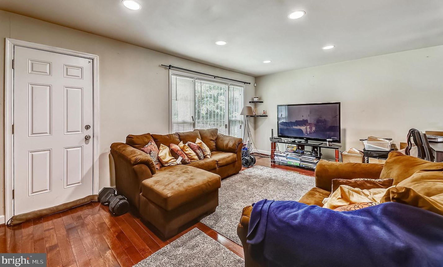 618 Birchleaf Ave, Capitol Heights MD  20743-1801 exterior