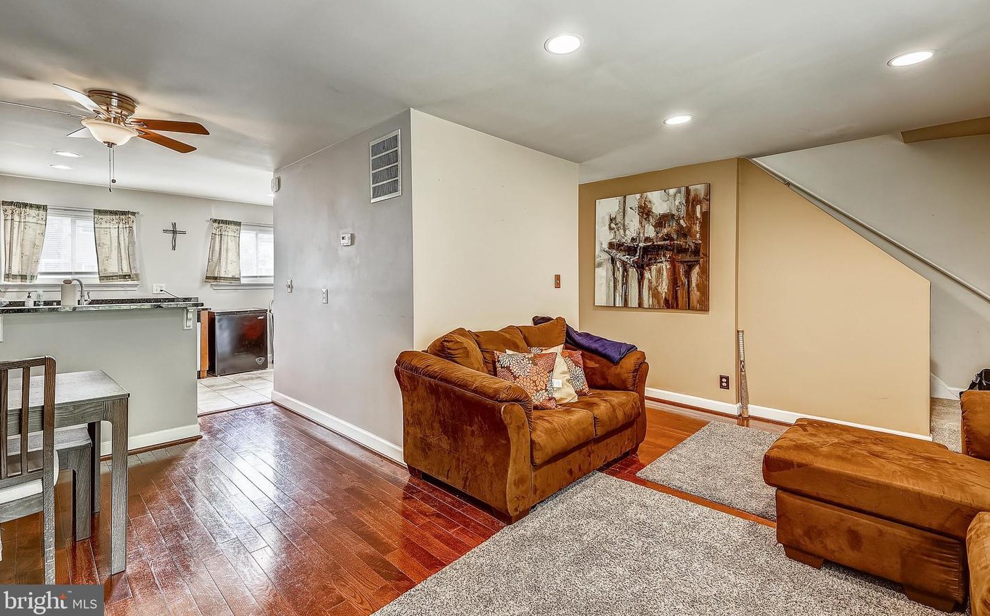 618 Birchleaf Ave, Capitol Heights MD  20743-1801 exterior