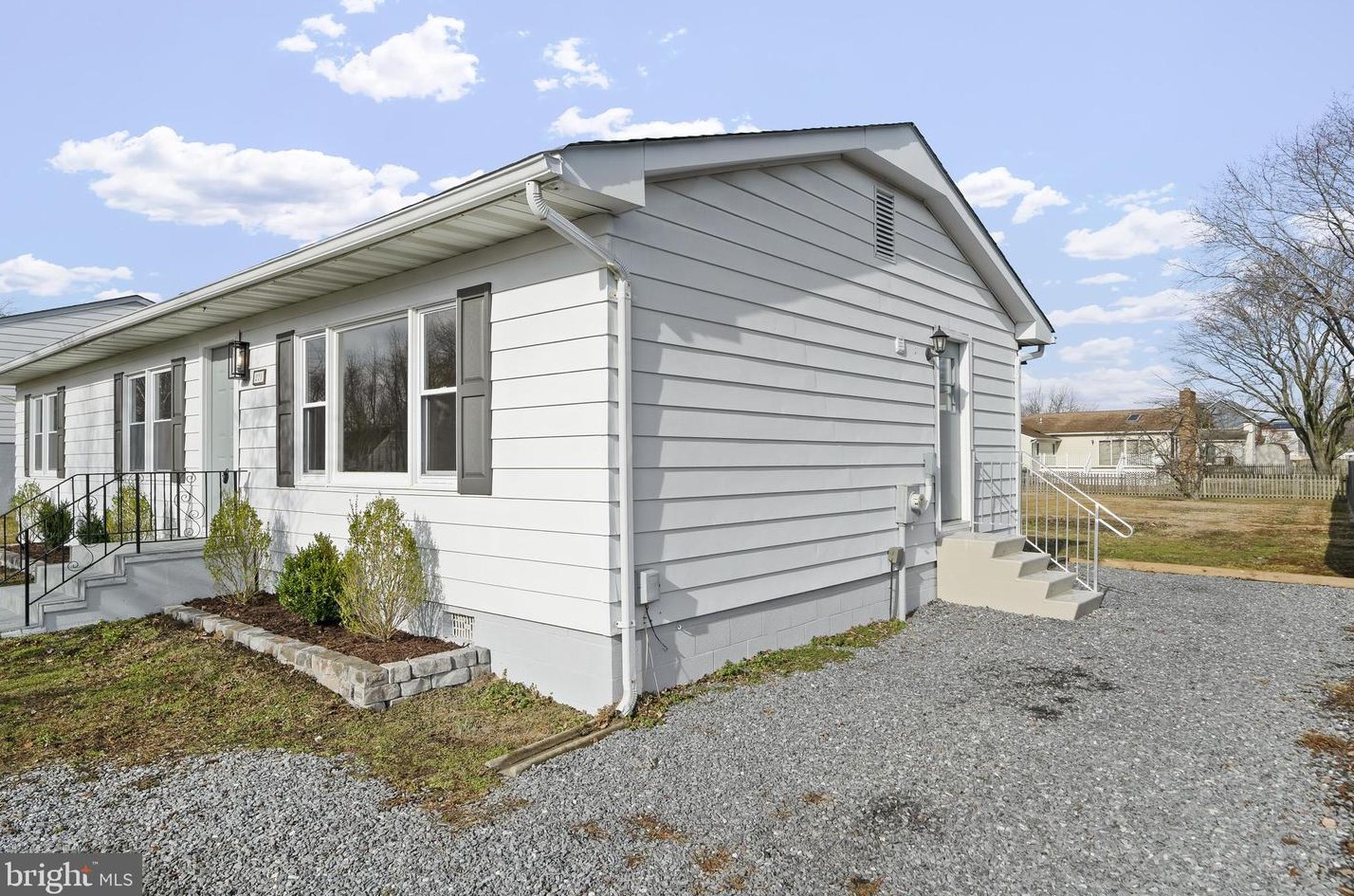 220 Nichols Manor Dr, Stevensville MD  21666-2232 exterior