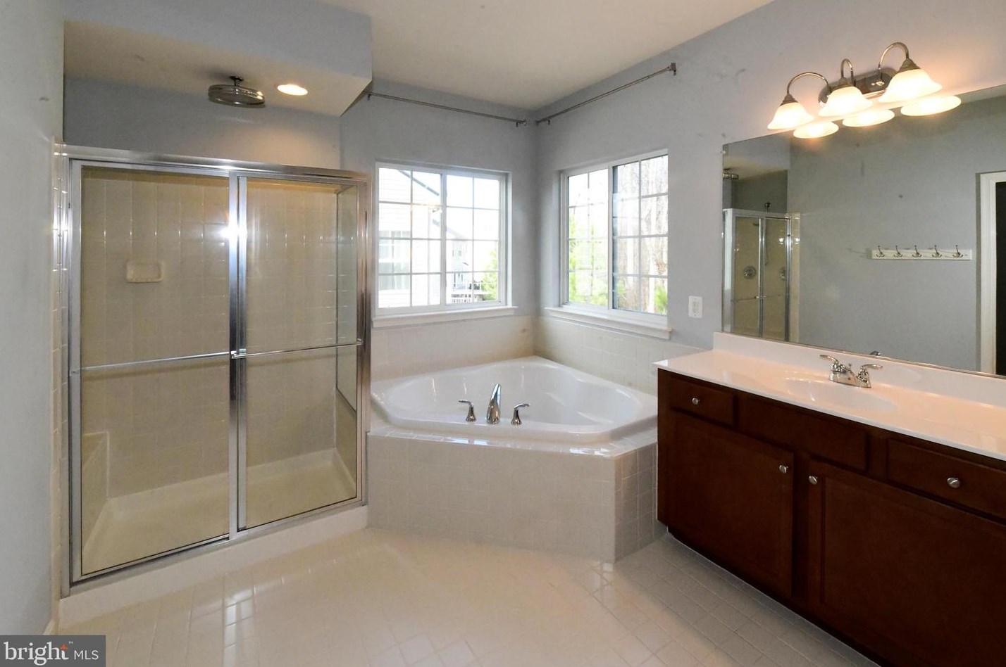 43980 Swift Fox Dr, California MD  20619-7123 exterior