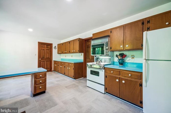 45525 Camelot Ct, Lex Pk MD  20653-3361 exterior