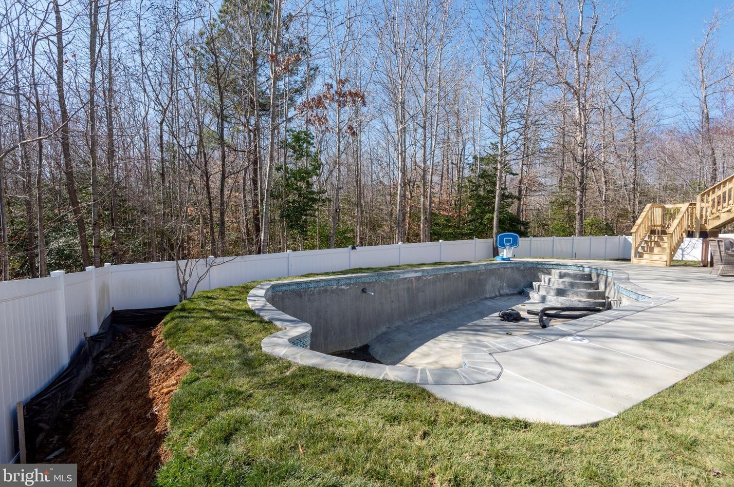 46979 Pembrooke St, Lex Pk MD  20653-8222 exterior