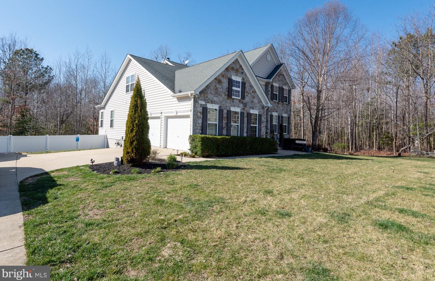 46979 Pembrooke St, Lex Pk MD  20653-8222 exterior