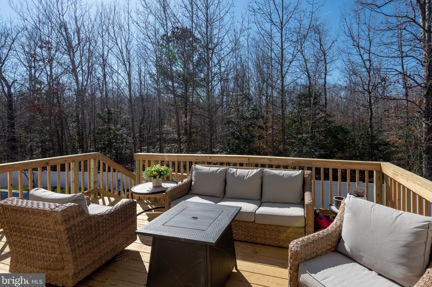 46979 Pembrooke St, Lex Pk MD  20653-8222 exterior