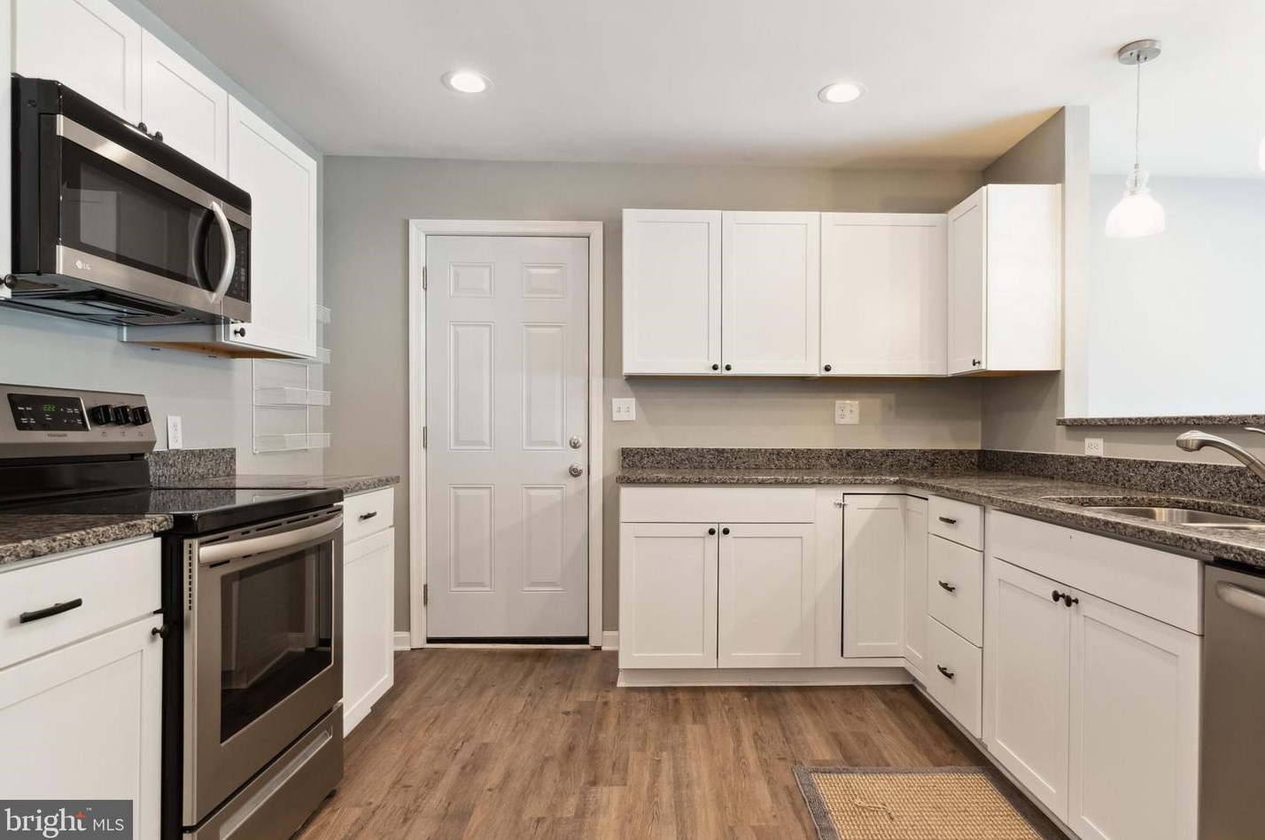 39556 Mason Dr, Mechanicsville MD 20659-2247 exterior