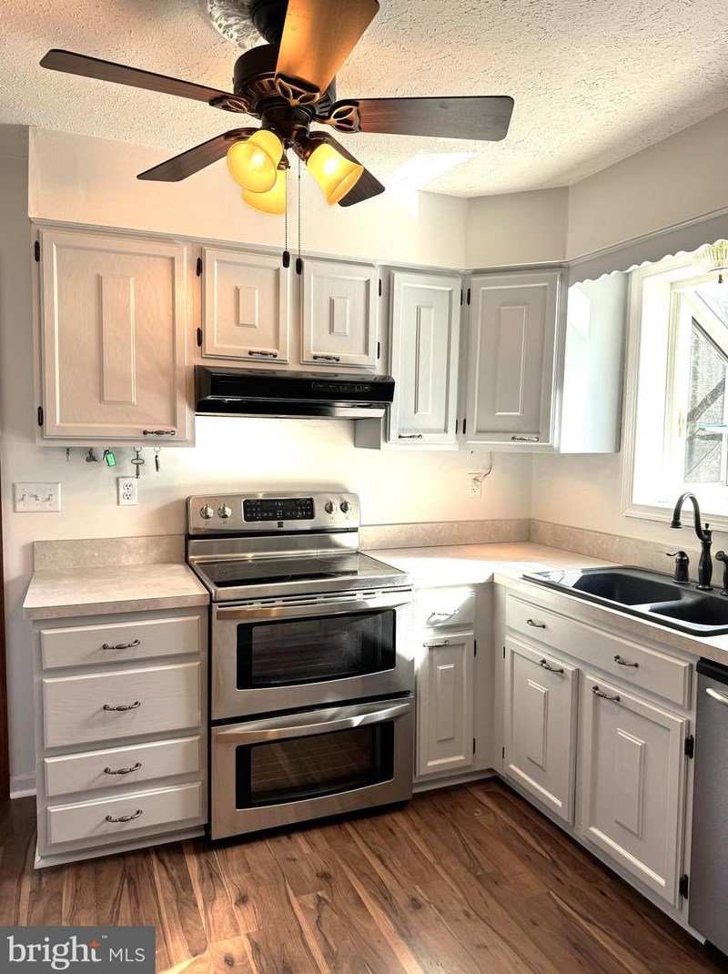 27052 Oxley Dr, Mechanicsville MD 20659-5803 exterior