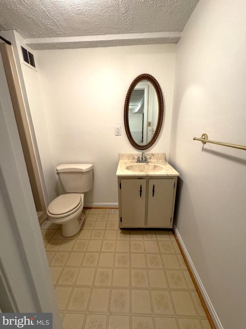 27052 Oxley Dr, Mechanicsville MD 20659-5803 exterior