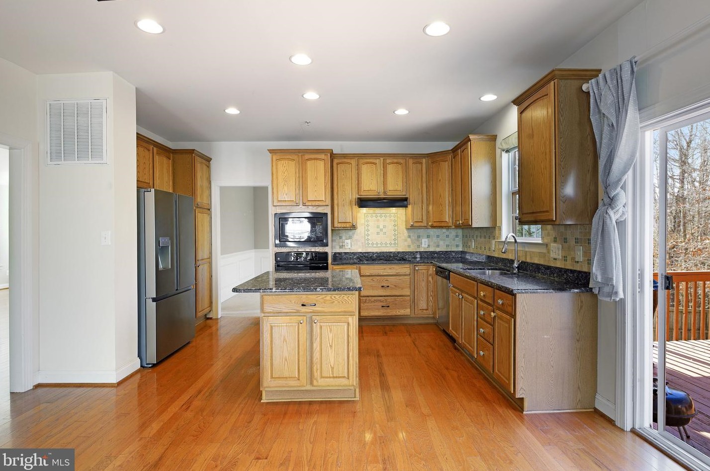 46991 Pembrooke St, Lex Pk MD  20653-8222 exterior