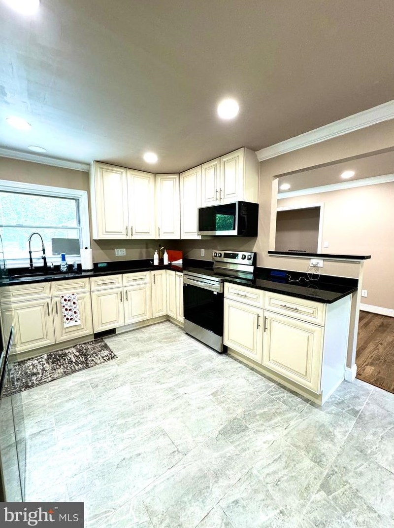 19505 Pt Lookout Rd, Lex Pk MD 20653-3123 exterior