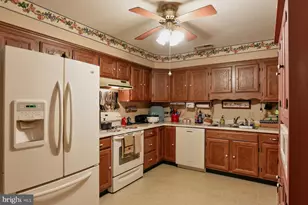 18010 Par Three Dr, Hagerstown, MD 21740 - Photo 5