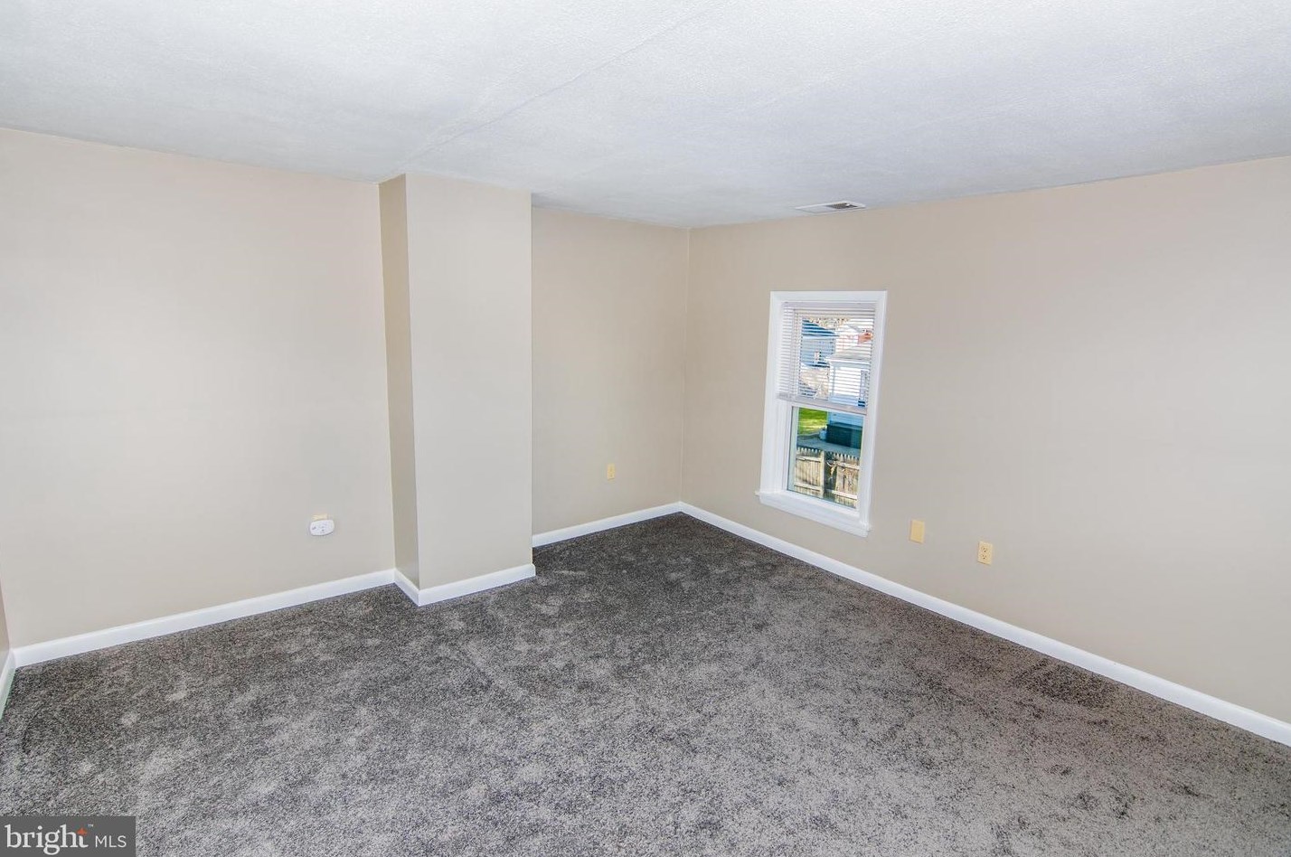 304 Walnut St, Hebron MD  21830-1207 exterior