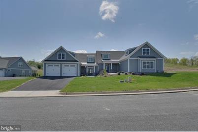 106 Old Oaks Drive, Fishersville, VA 22939 - Photo 1