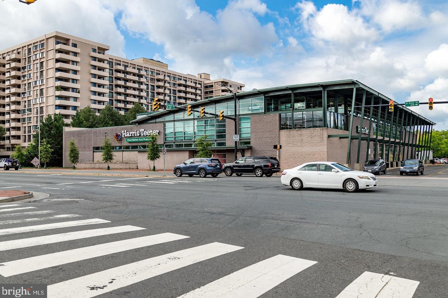 26 Old Glebe Rd, Arlington VA  22204-1744 exterior