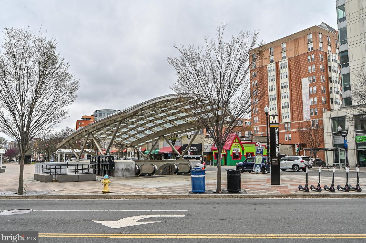 1021 Garfield St, Arlington VA  22201-2168 exterior
