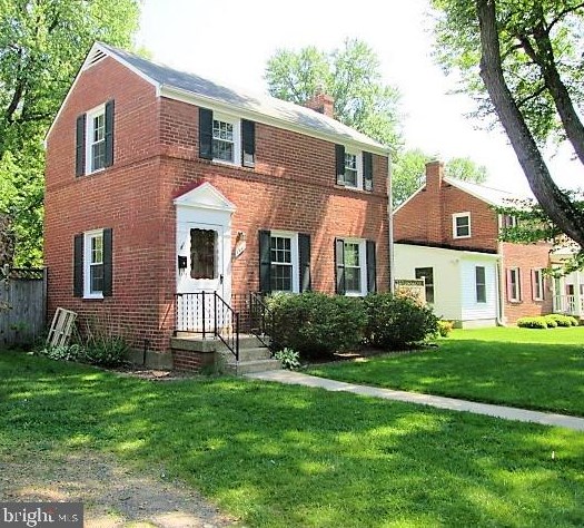 1461 Lancaster St, Arlington VA  22205-2226 exterior