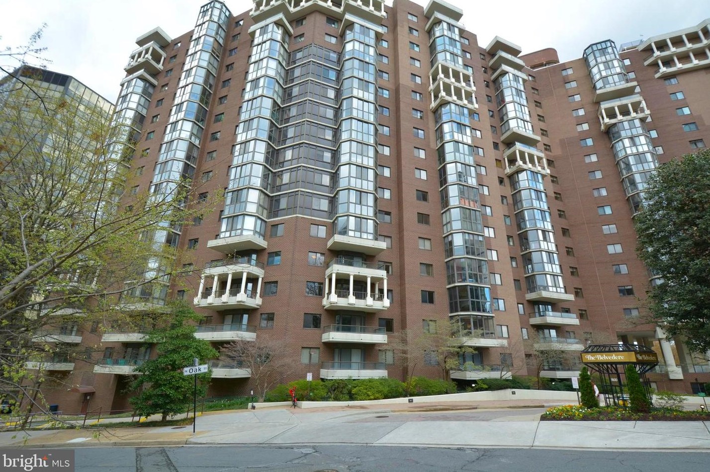 1600 Oak St, Arlington VA  22209-2751 exterior