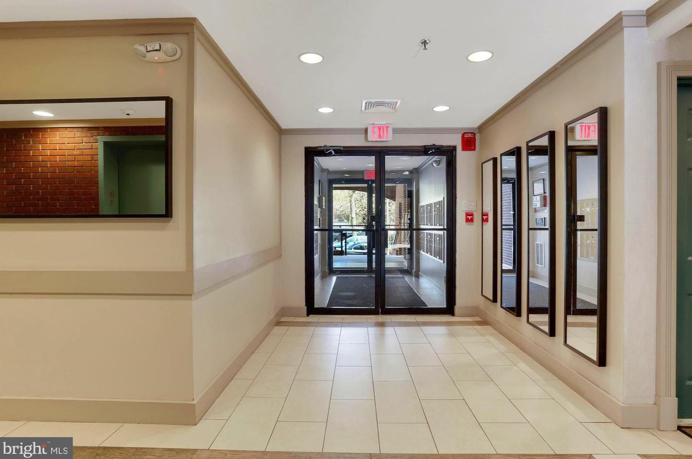 1020 Stafford St, Arlington VA  22201-4666 exterior