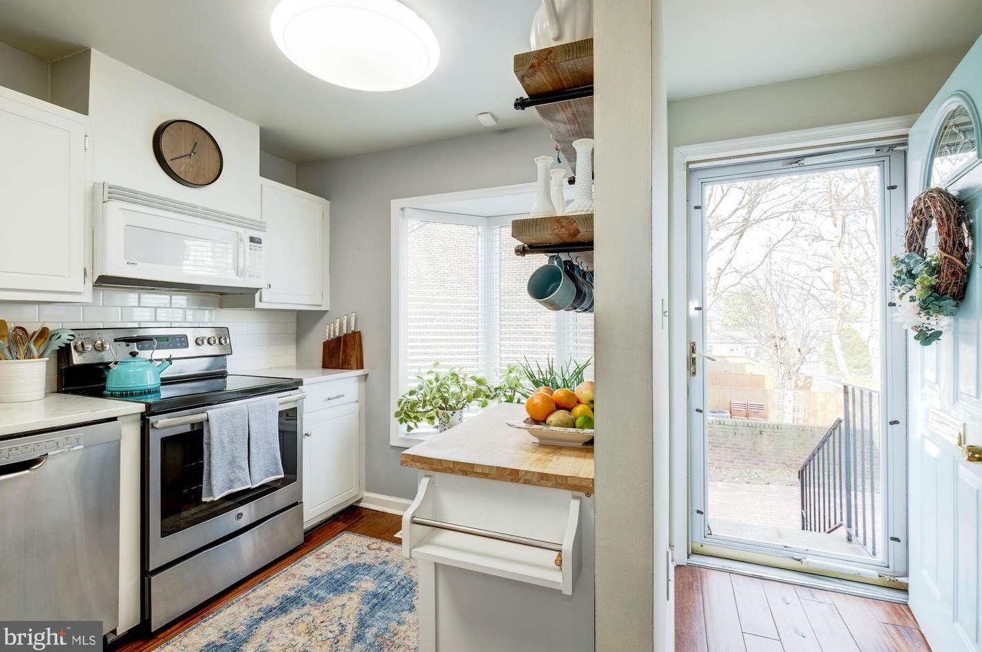 973 Taylor St, Arlington VA  22203-1856 exterior