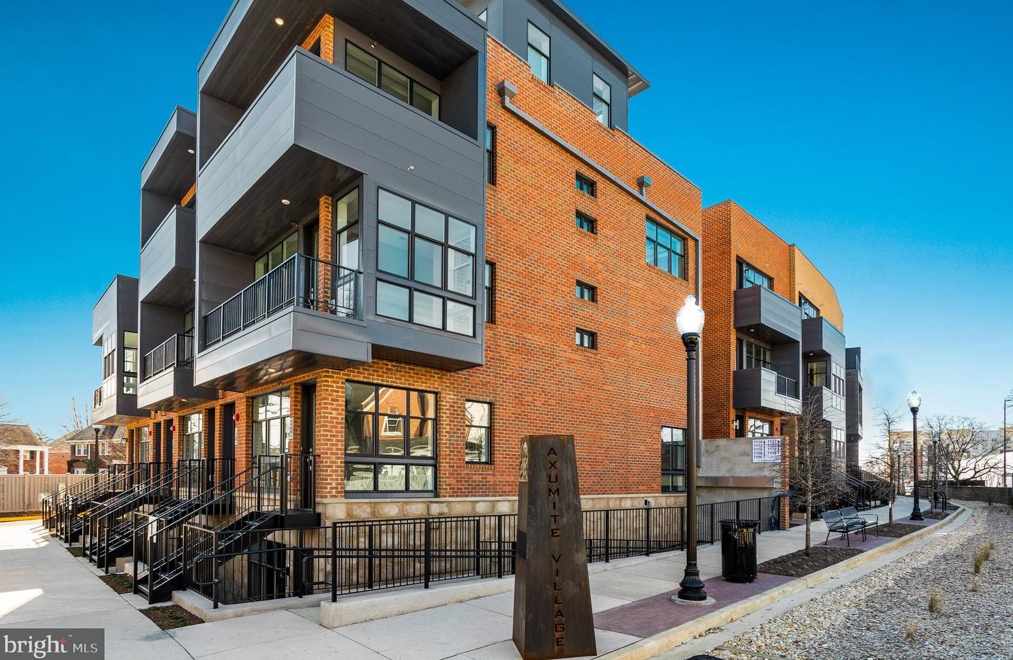 1106 Highland St, Arlington VA  22201-2808 exterior