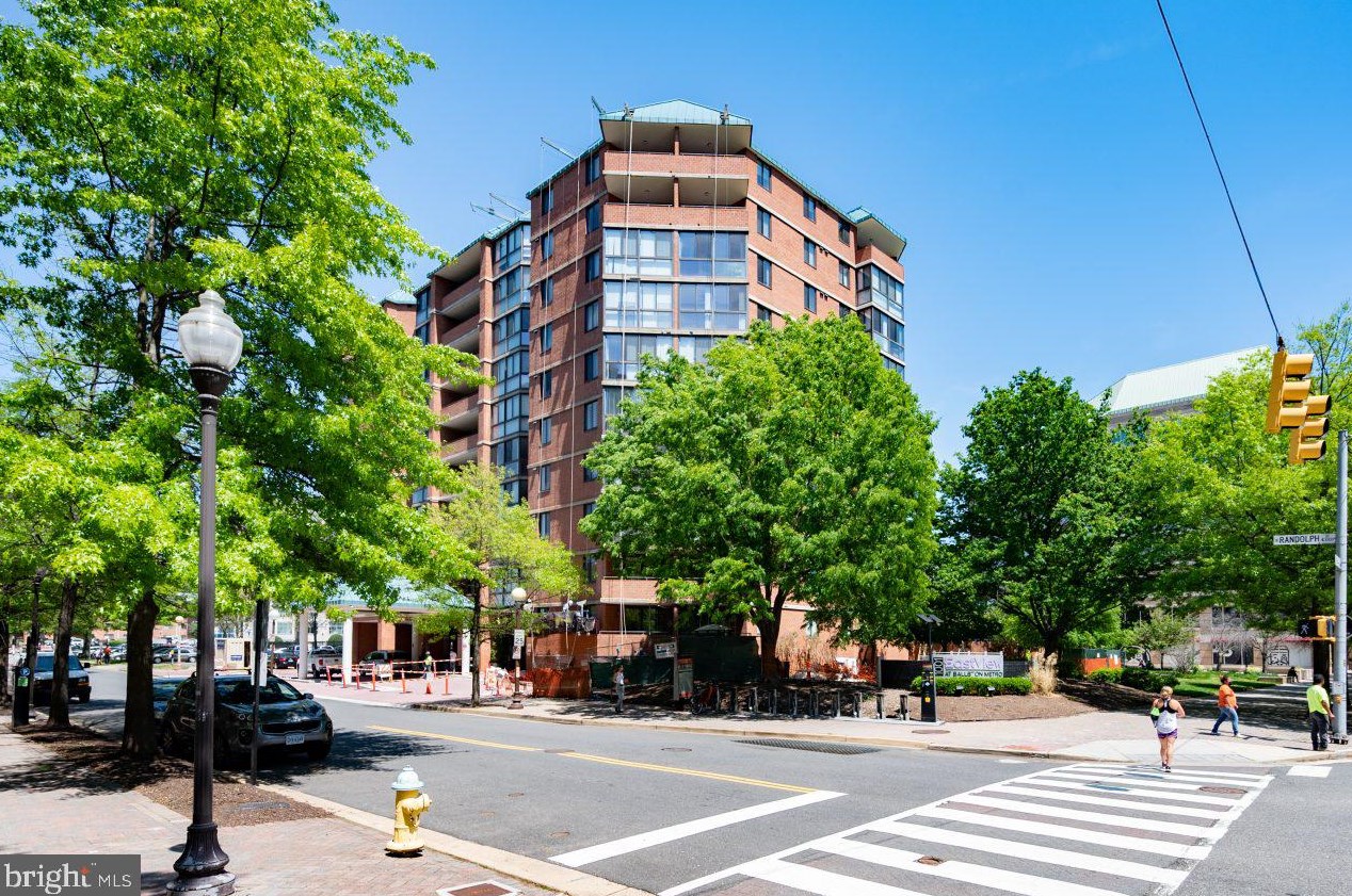 1001 Randolph St, Arlington VA  22201-5602 exterior