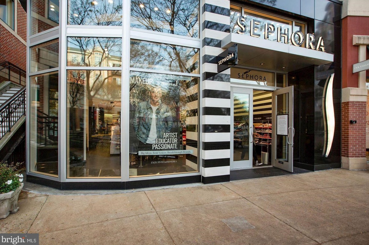 1021 Garfield St, Arlington VA  22201-2168 exterior