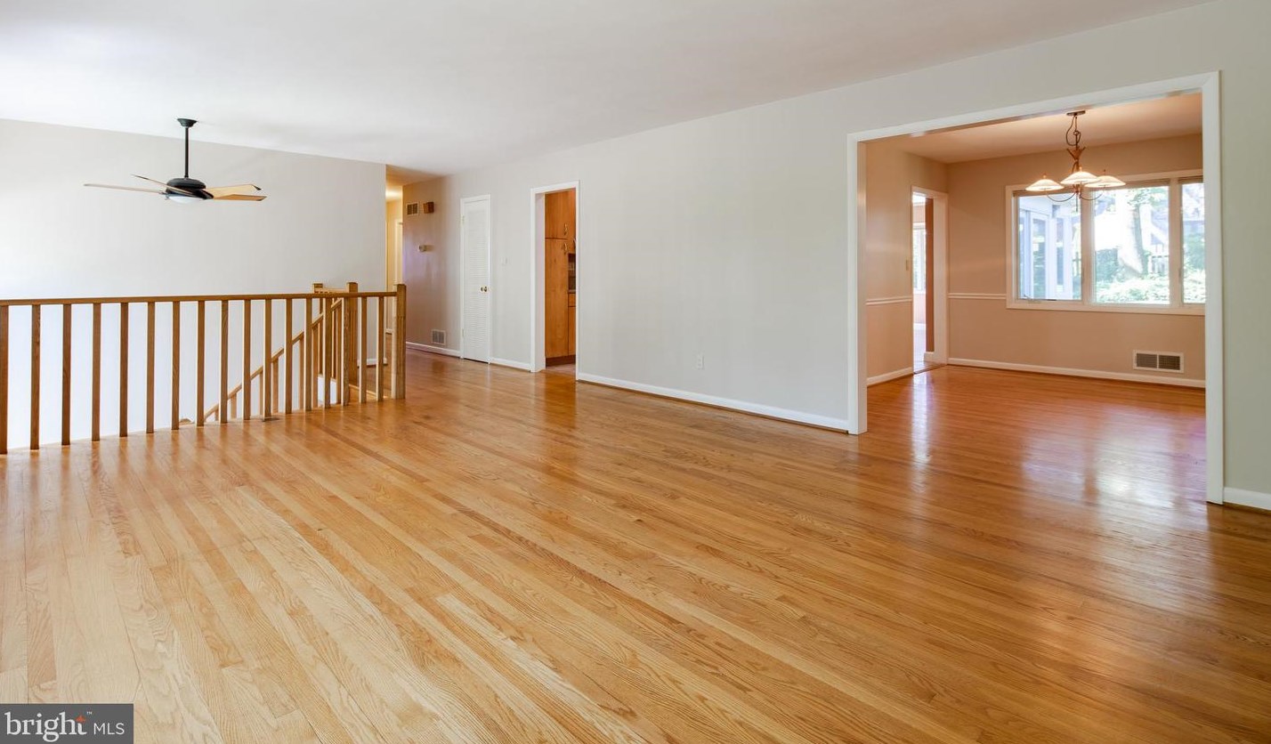 3920 Woodstock St, Arlington VA  22207-2952 exterior