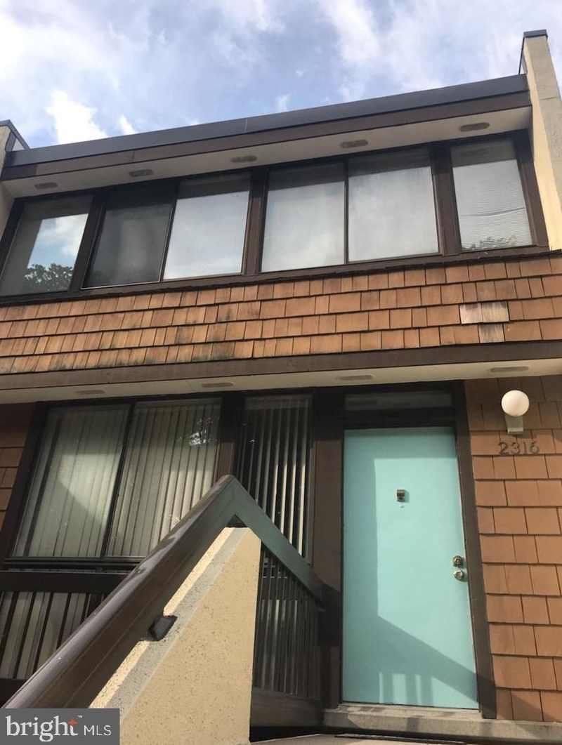2316 Quincy St, Arlington VA  22204-5422 exterior