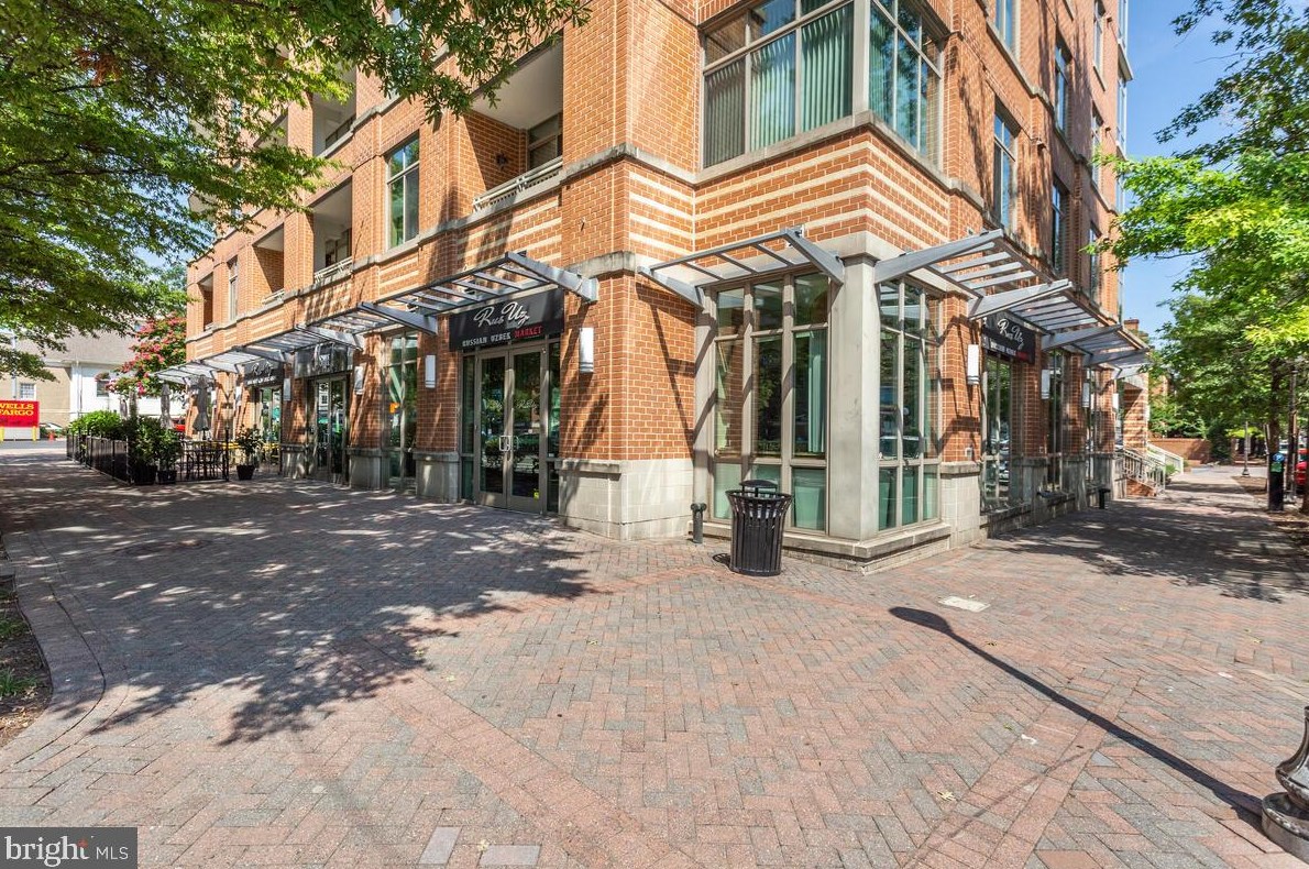 1000 Randolph St, Arlington VA  22201-5627 exterior