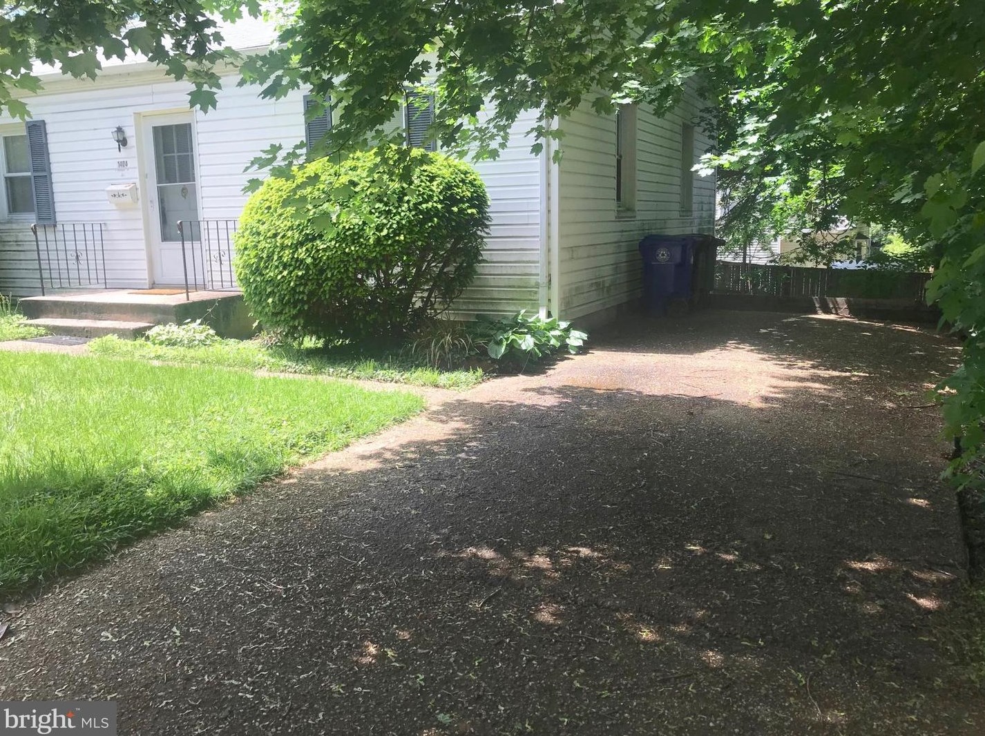 1404 Roosevelt St, Arlington VA  22205-1879 exterior