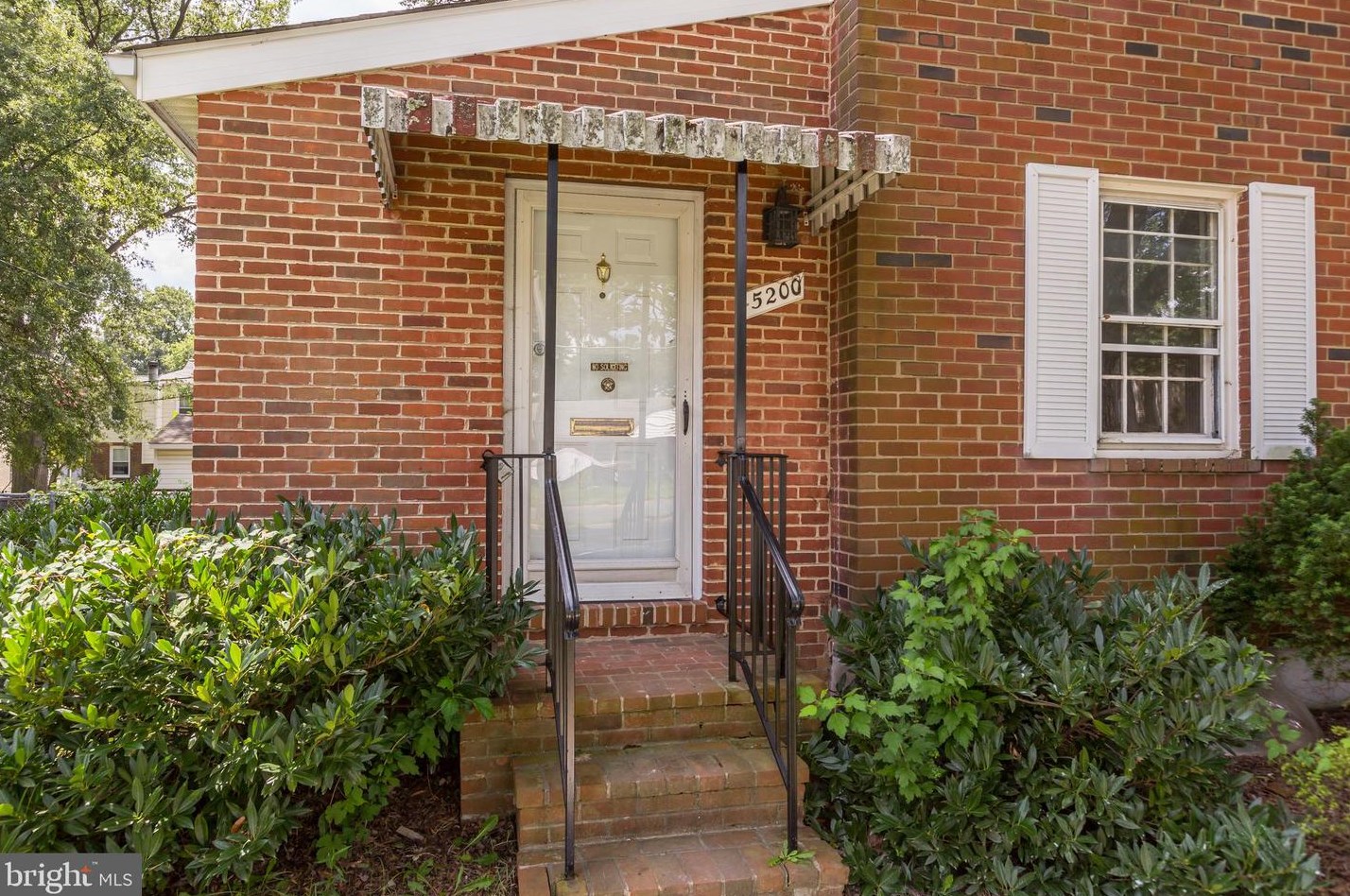 5200 Carlin Springs Rd, Arlington VA  22203-1307 exterior