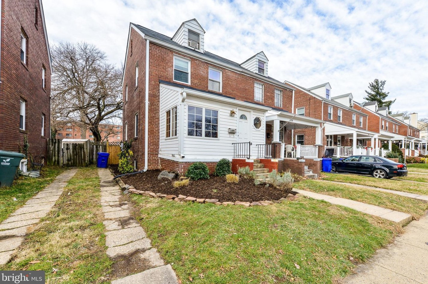 1214 Lincoln St, Arlington VA  22201-4914 exterior