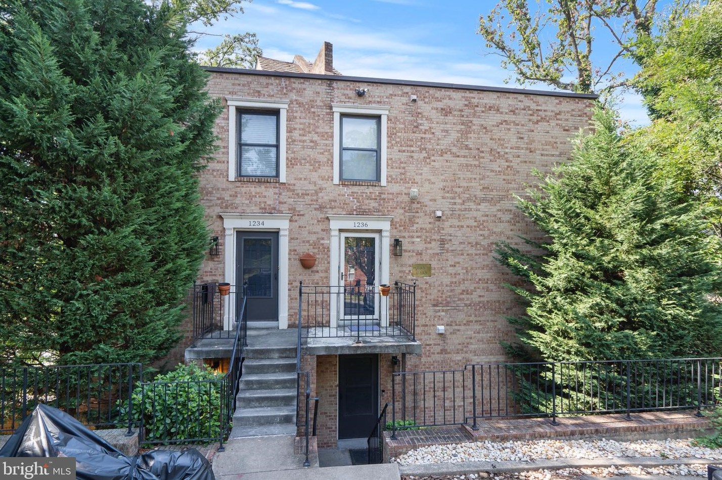 1232 Quinn St, Arlington VA  22209-3305 exterior