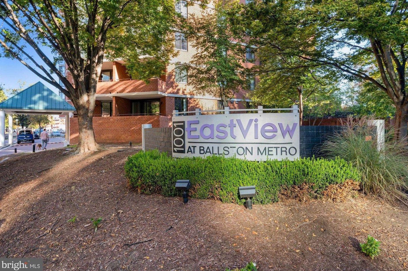 1001 Randolph St, Arlington VA  22201-5602 exterior