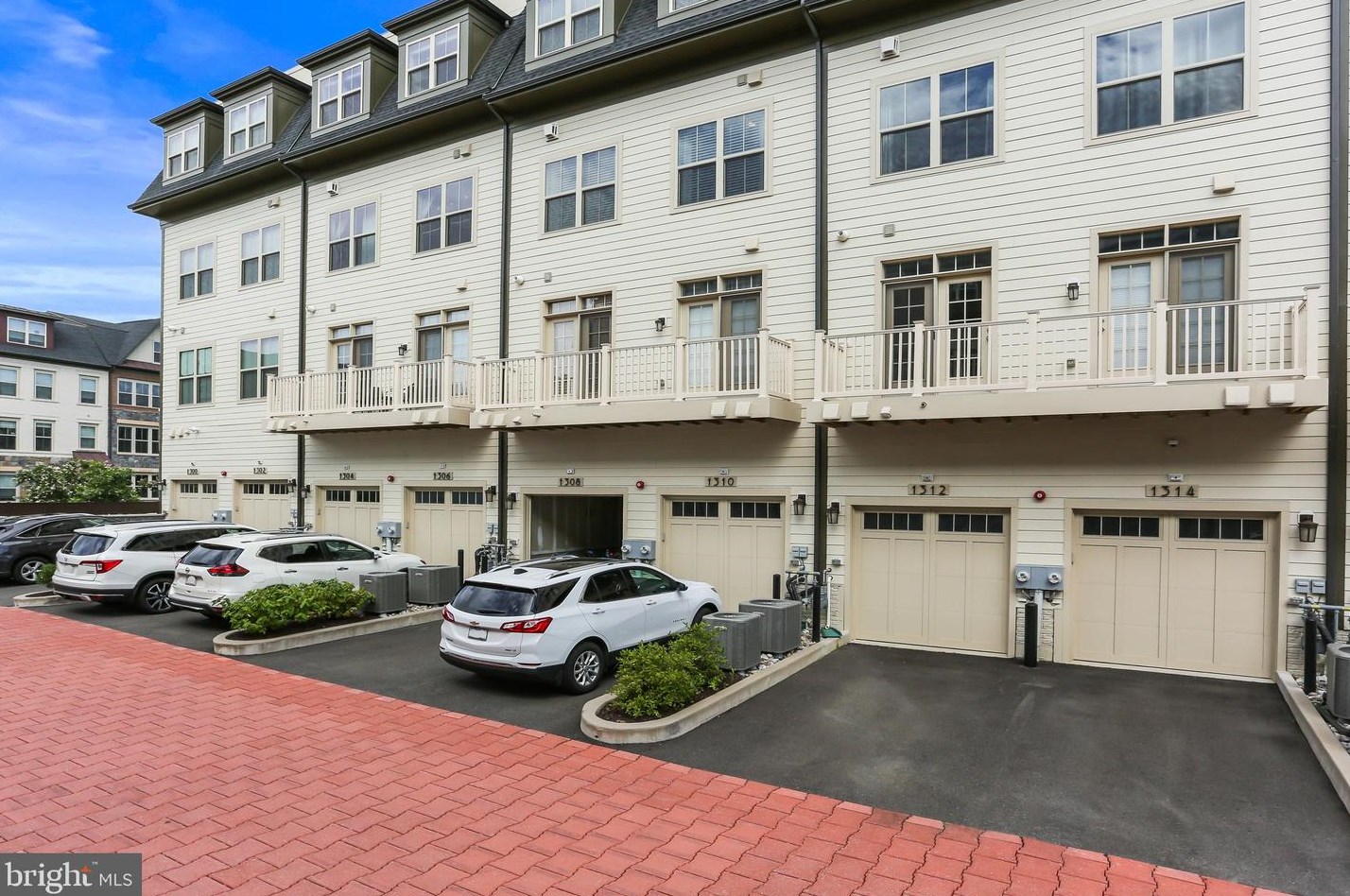 1310 Quinn St, Arlington VA  22204 exterior