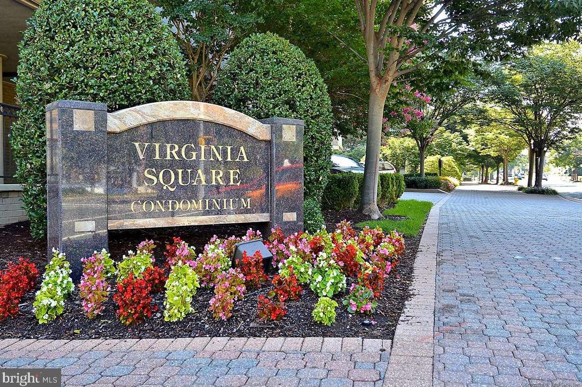 901 Monroe St, Arlington VA  22204-4207 exterior